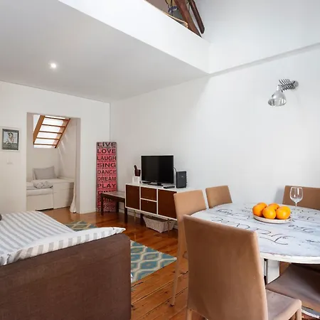 Avenida Apartament *
